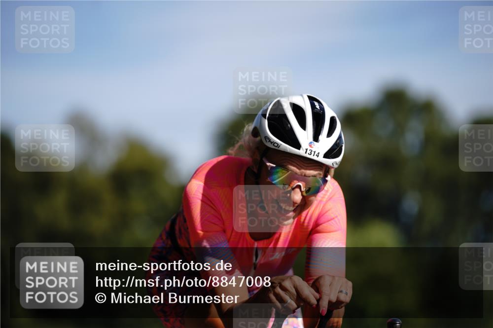 07.09.2025 - 19. Norderstedt Triathlon Michael Burmester http://msf.ph/oto/8847008 07.09.2025 11:24:35 Radfahren 1314 meine-sportfotos.de