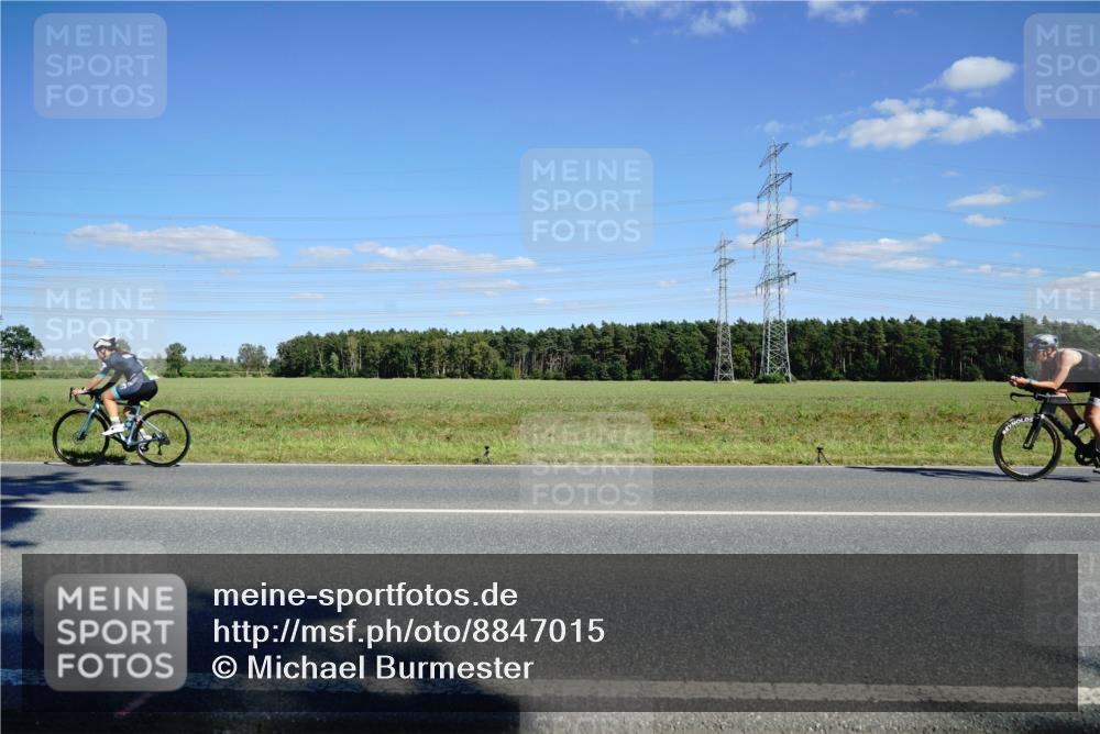 07.09.2025 - 19. Norderstedt Triathlon Michael Burmester http://msf.ph/oto/8847015 07.09.2025 15:19:50 Radfahren 1492, 1511, 1534 meine-sportfotos.de