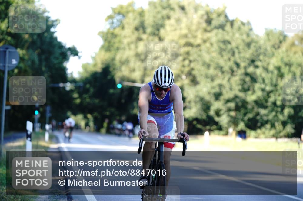 07.09.2025 - 19. Norderstedt Triathlon Michael Burmester http://msf.ph/oto/8847016 07.09.2025 16:13:27 Radfahren 1050, 1060, 1076, 1090, 1595 meine-sportfotos.de