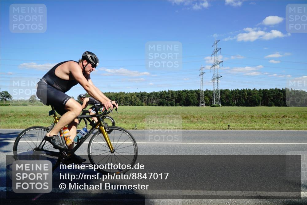 07.09.2025 - 19. Norderstedt Triathlon Michael Burmester http://msf.ph/oto/8847017 07.09.2025 15:19:51 Radfahren 1492, 1511, 1534 meine-sportfotos.de