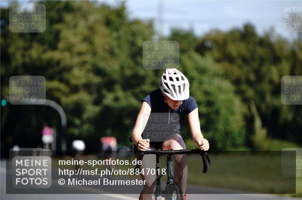 07.09.2025 - 19. Norderstedt Triathlon Michael Burmester http://msf.ph/oto/8847018 07.09.2025 11:24:51 Radfahren 1257 meine-sportfotos.de