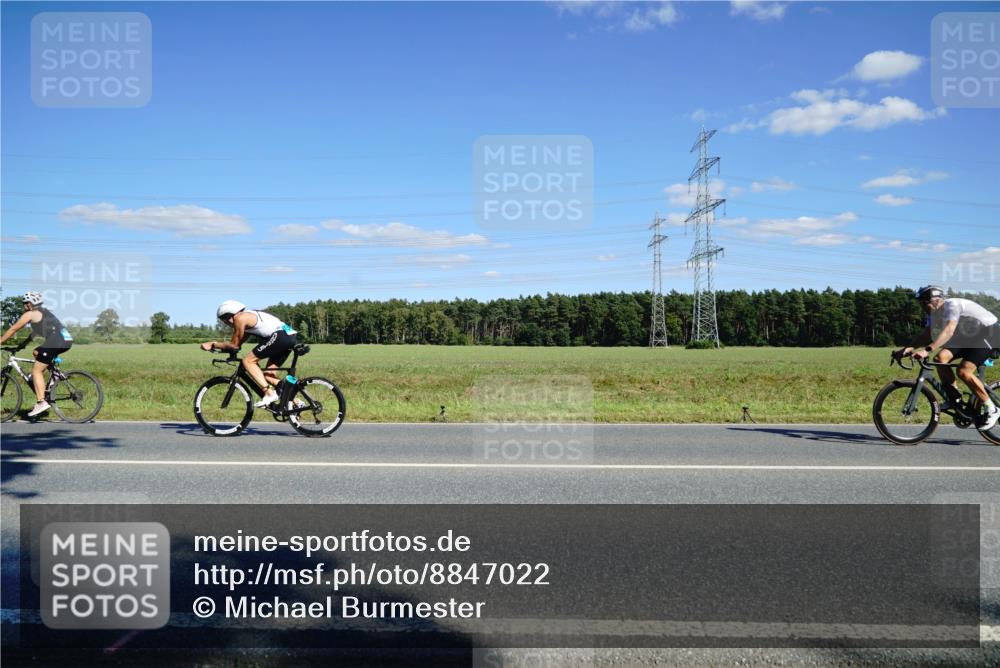 07.09.2025 - 19. Norderstedt Triathlon Michael Burmester http://msf.ph/oto/8847022 07.09.2025 15:19:53 Radfahren 1511, 1534 meine-sportfotos.de