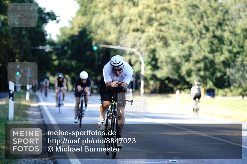 07.09.2025 - 19. Norderstedt Triathlon Michael Burmester http://msf.ph/oto/8847023 07.09.2025 16:13:33 Radfahren 1067, 1582 meine-sportfotos.de