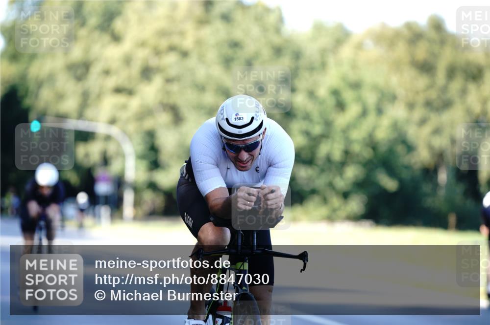 07.09.2025 - 19. Norderstedt Triathlon Michael Burmester http://msf.ph/oto/8847030 07.09.2025 16:13:34 Radfahren 1067, 1582 meine-sportfotos.de