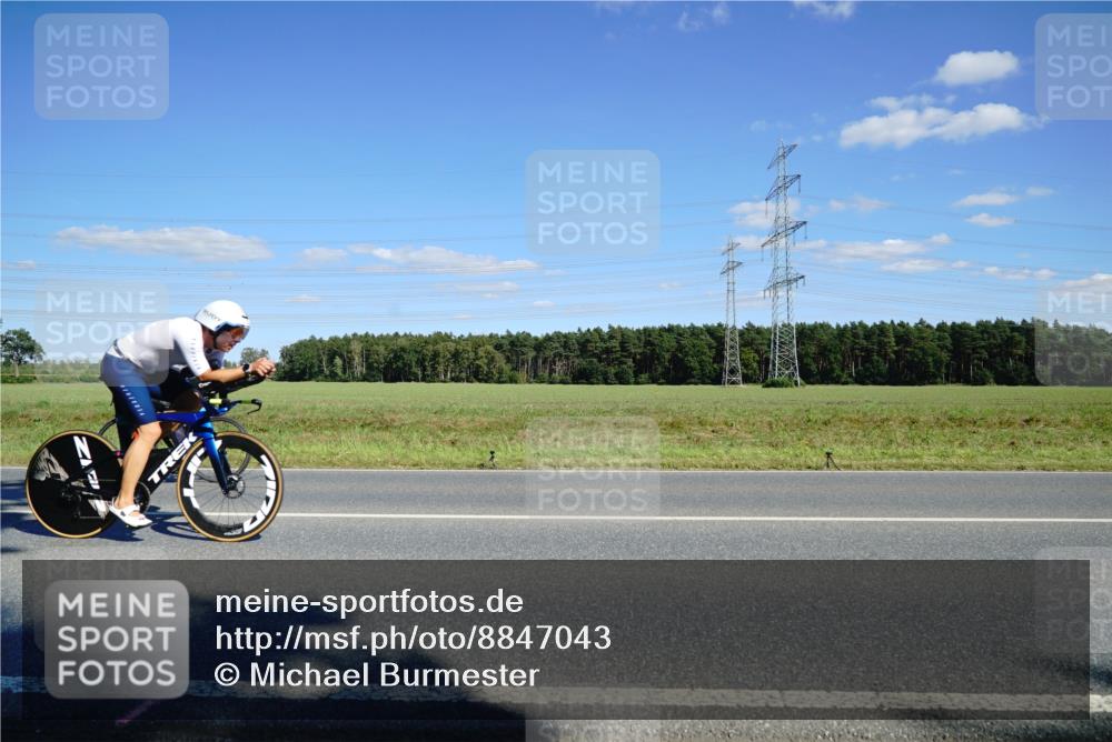 07.09.2025 - 19. Norderstedt Triathlon Michael Burmester http://msf.ph/oto/8847043 07.09.2025 15:20:11 Radfahren 401, 868, 1495, 1526 meine-sportfotos.de