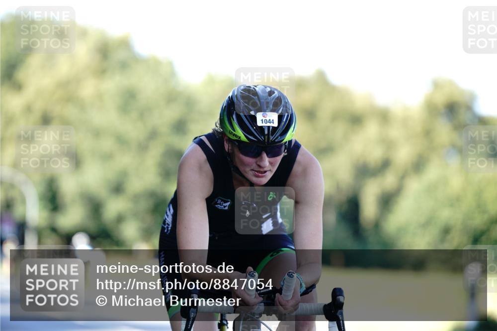 07.09.2025 - 19. Norderstedt Triathlon Michael Burmester http://msf.ph/oto/8847054 07.09.2025 16:13:38 Radfahren 1044, 1067 meine-sportfotos.de
