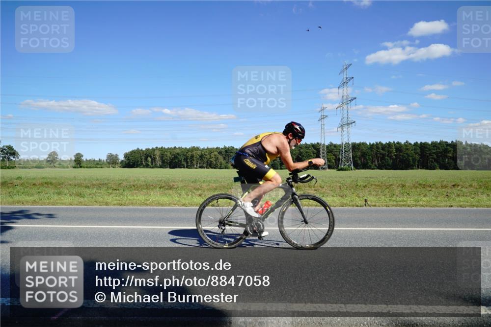 07.09.2025 - 19. Norderstedt Triathlon Michael Burmester http://msf.ph/oto/8847058 07.09.2025 15:20:24 Radfahren 1513, 1523 meine-sportfotos.de