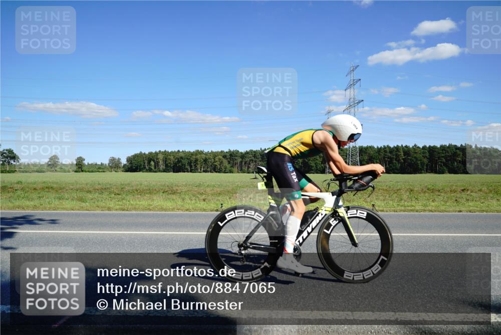 07.09.2025 - 19. Norderstedt Triathlon Michael Burmester http://msf.ph/oto/8847065 07.09.2025 15:20:36 Radfahren 945, 1506 meine-sportfotos.de