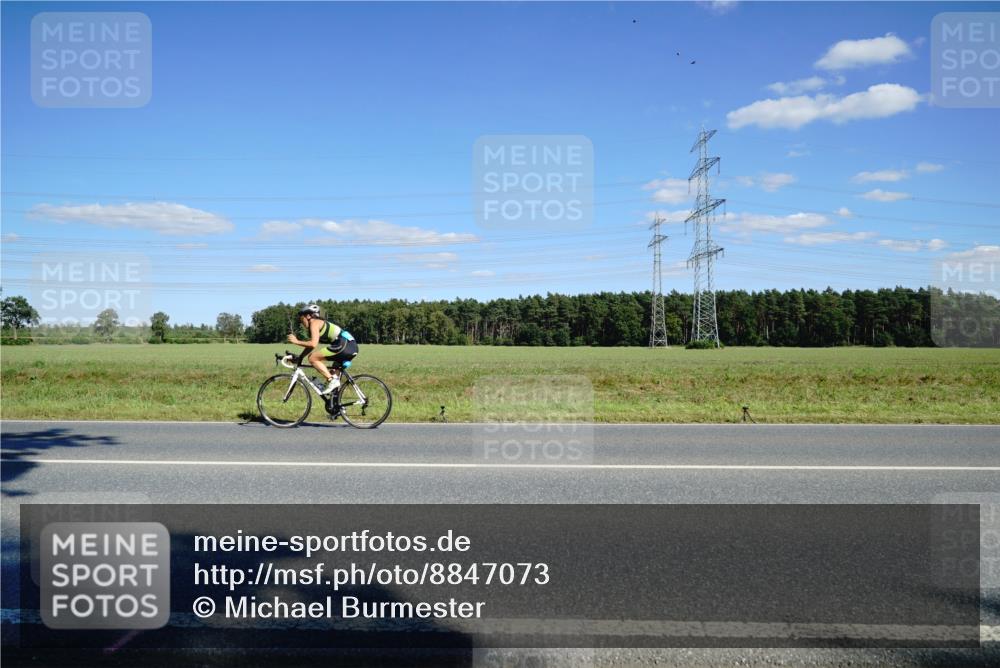 07.09.2025 - 19. Norderstedt Triathlon Michael Burmester http://msf.ph/oto/8847073 07.09.2025 15:20:44 Radfahren 953, 1460 meine-sportfotos.de