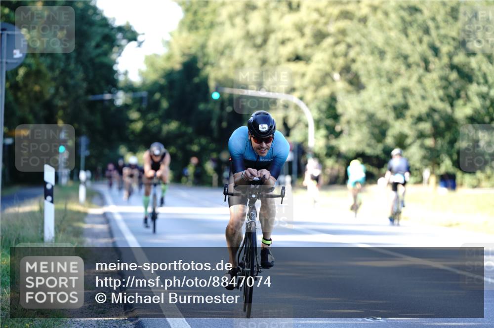 07.09.2025 - 19. Norderstedt Triathlon Michael Burmester http://msf.ph/oto/8847074 07.09.2025 16:13:46 Radfahren 1625 meine-sportfotos.de
