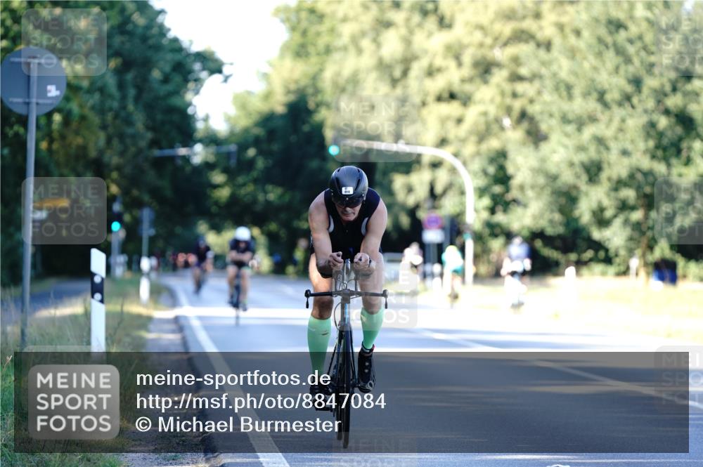 07.09.2025 - 19. Norderstedt Triathlon Michael Burmester http://msf.ph/oto/8847084 07.09.2025 16:13:49 Radfahren 910, 1625 meine-sportfotos.de