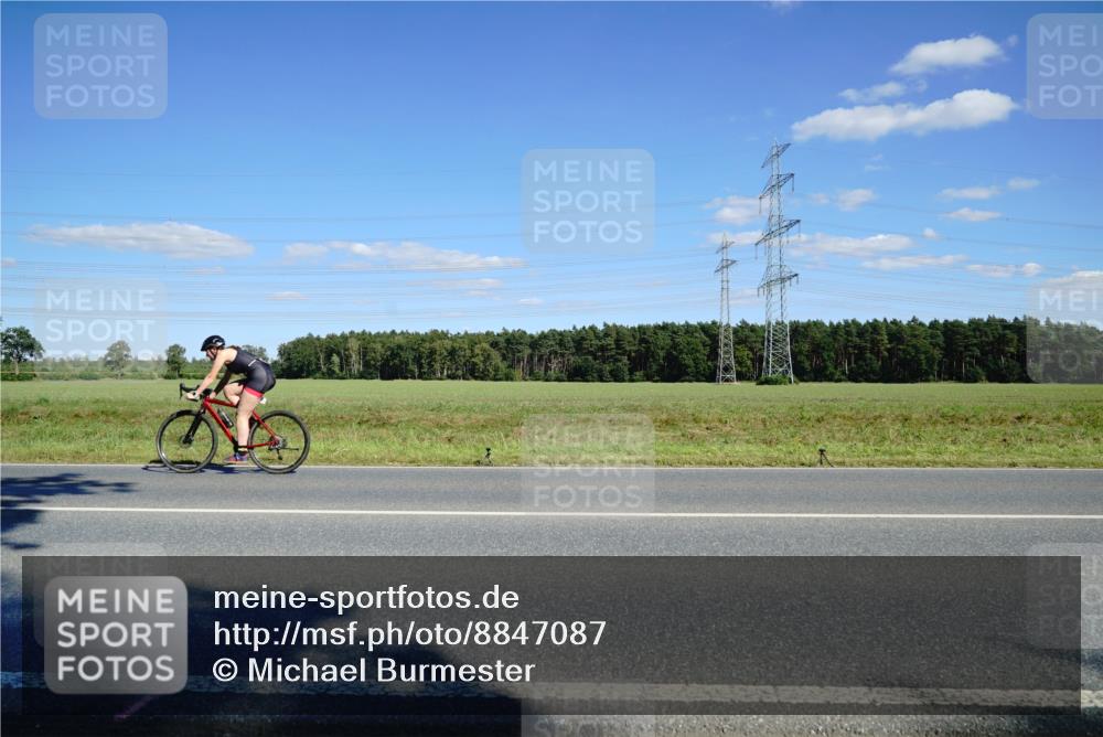 07.09.2025 - 19. Norderstedt Triathlon Michael Burmester http://msf.ph/oto/8847087 07.09.2025 15:20:54 Radfahren 431, 477 meine-sportfotos.de