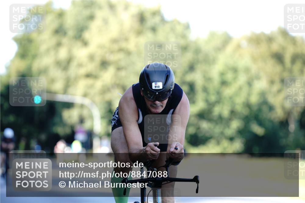 07.09.2025 - 19. Norderstedt Triathlon Michael Burmester http://msf.ph/oto/8847088 07.09.2025 16:13:50 Radfahren 910, 1625 meine-sportfotos.de
