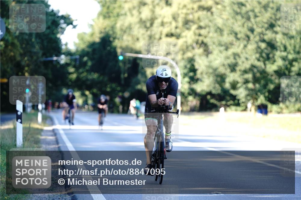 07.09.2025 - 19. Norderstedt Triathlon Michael Burmester http://msf.ph/oto/8847095 07.09.2025 16:13:53 Radfahren 910, 1554 meine-sportfotos.de