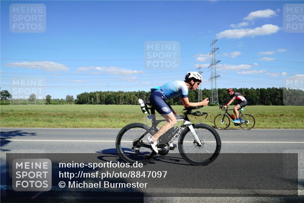 07.09.2025 - 19. Norderstedt Triathlon Michael Burmester http://msf.ph/oto/8847097 07.09.2025 15:21:01 Radfahren 903, 1427 meine-sportfotos.de