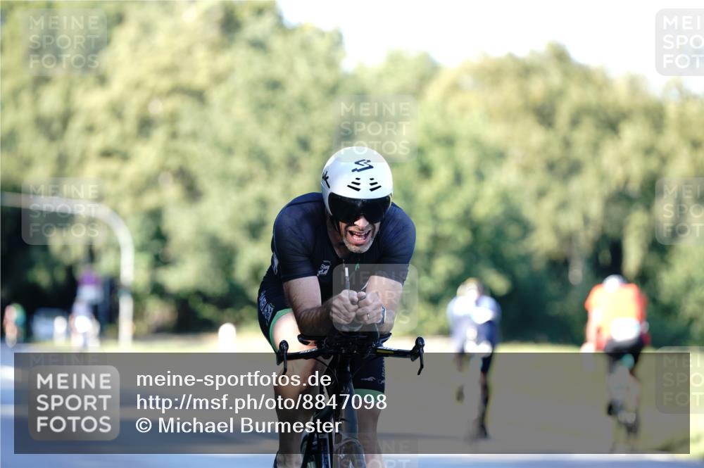 07.09.2025 - 19. Norderstedt Triathlon Michael Burmester http://msf.ph/oto/8847098 07.09.2025 16:13:54 Radfahren 910, 1554 meine-sportfotos.de