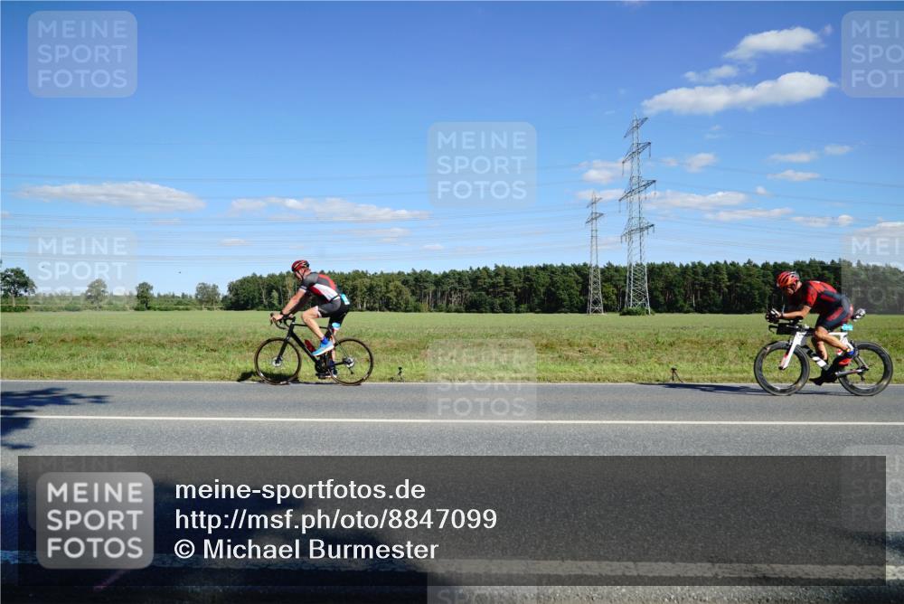 07.09.2025 - 19. Norderstedt Triathlon Michael Burmester http://msf.ph/oto/8847099 07.09.2025 15:21:02 Radfahren 416, 903, 936, 1427 meine-sportfotos.de