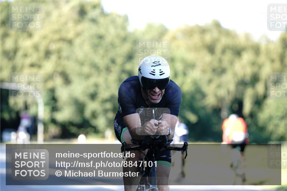 07.09.2025 - 19. Norderstedt Triathlon Michael Burmester http://msf.ph/oto/8847101 07.09.2025 16:13:54 Radfahren 910, 1554 meine-sportfotos.de