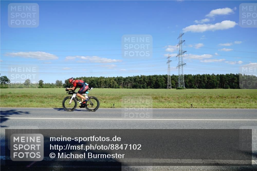 07.09.2025 - 19. Norderstedt Triathlon Michael Burmester http://msf.ph/oto/8847102 07.09.2025 15:21:02 Radfahren 416, 903, 936, 1427 meine-sportfotos.de