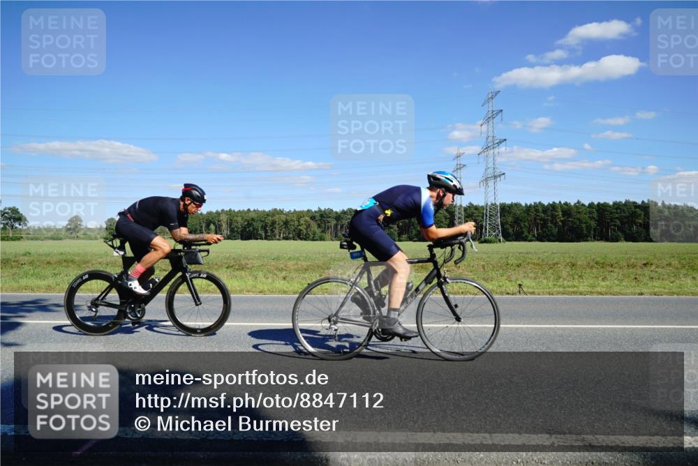 07.09.2025 - 19. Norderstedt Triathlon Michael Burmester http://msf.ph/oto/8847112 07.09.2025 15:21:06 Radfahren 377, 416, 902, 936, 951 meine-sportfotos.de