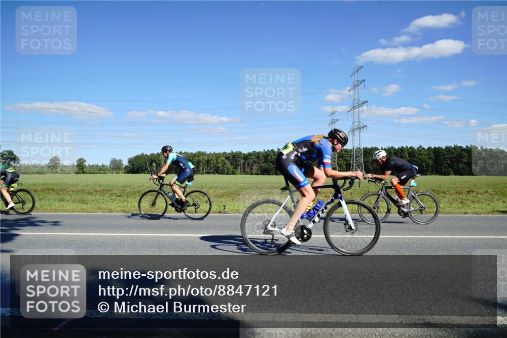 07.09.2025 - 19. Norderstedt Triathlon Michael Burmester http://msf.ph/oto/8847121 07.09.2025 15:21:12 Radfahren 377, 480, 897, 914, 1504, 1537 meine-sportfotos.de