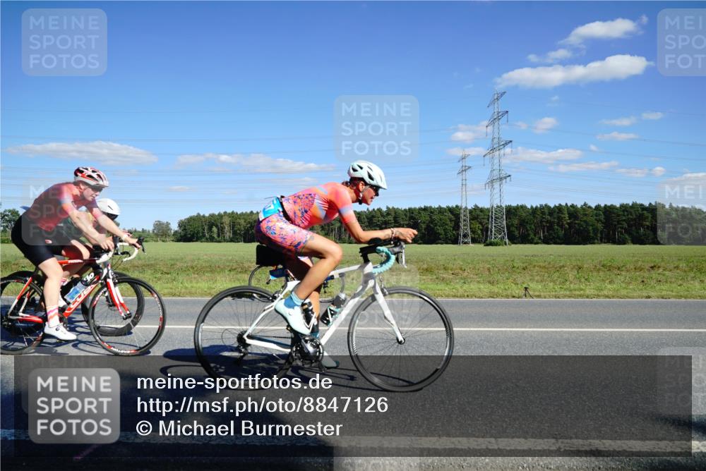 07.09.2025 - 19. Norderstedt Triathlon Michael Burmester http://msf.ph/oto/8847126 07.09.2025 15:21:14 Radfahren 473, 480, 866, 897, 914, 1504 meine-sportfotos.de