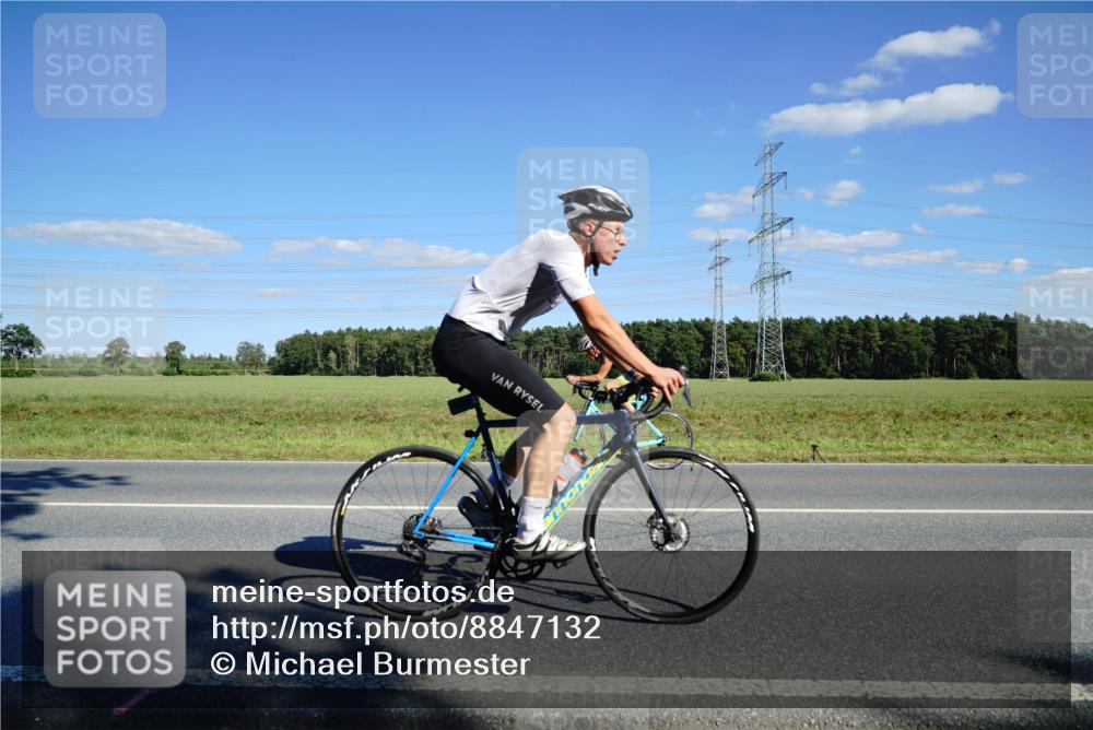 07.09.2025 - 19. Norderstedt Triathlon Michael Burmester http://msf.ph/oto/8847132 07.09.2025 15:21:20 Radfahren 473, 866, 1475, 1533, 1546 meine-sportfotos.de