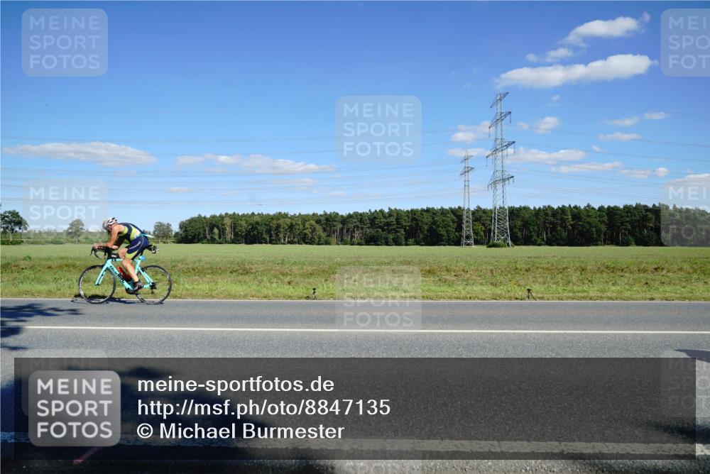 07.09.2025 - 19. Norderstedt Triathlon Michael Burmester http://msf.ph/oto/8847135 07.09.2025 15:21:21 Radfahren 1475, 1533, 1546 meine-sportfotos.de