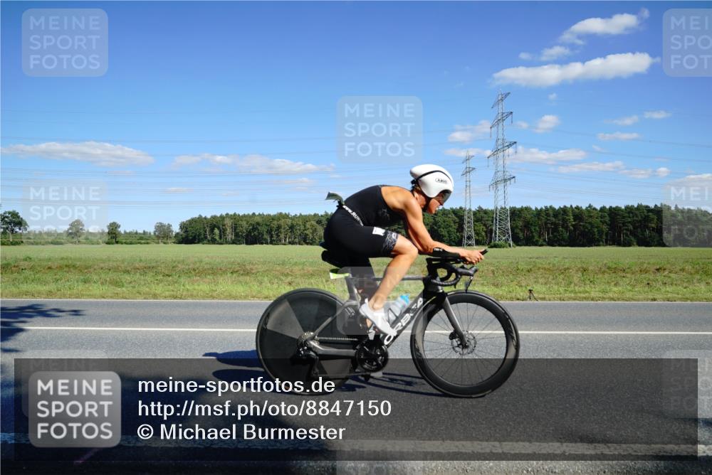 07.09.2025 - 19. Norderstedt Triathlon Michael Burmester http://msf.ph/oto/8847150 07.09.2025 15:21:33 Radfahren 403, 463, 469 meine-sportfotos.de