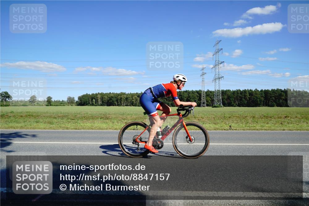 07.09.2025 - 19. Norderstedt Triathlon Michael Burmester http://msf.ph/oto/8847157 07.09.2025 15:21:39 Radfahren 403, 479, 882, 1494, 1498 meine-sportfotos.de
