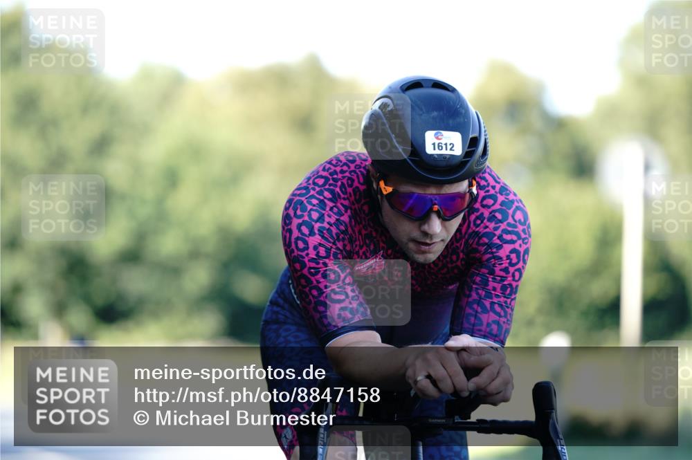 07.09.2025 - 19. Norderstedt Triathlon Michael Burmester http://msf.ph/oto/8847158 07.09.2025 16:14:14 Radfahren 1612 meine-sportfotos.de