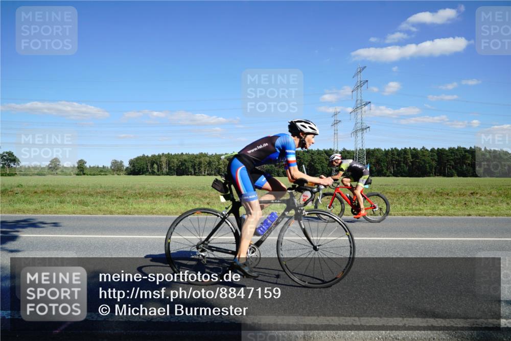 07.09.2025 - 19. Norderstedt Triathlon Michael Burmester http://msf.ph/oto/8847159 07.09.2025 15:21:40 Radfahren 479, 882, 1494, 1498 meine-sportfotos.de