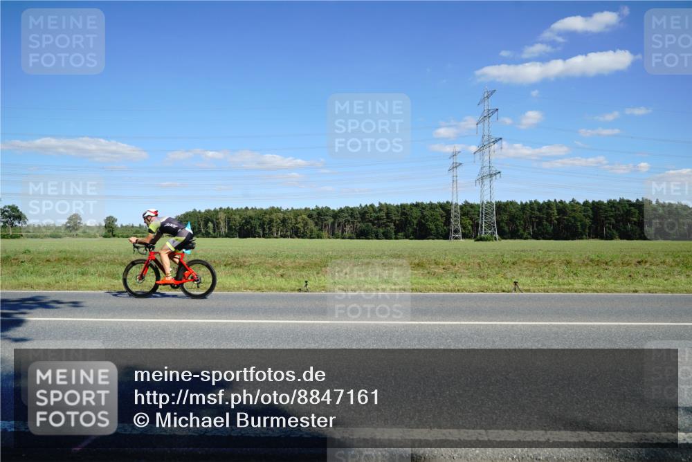 07.09.2025 - 19. Norderstedt Triathlon Michael Burmester http://msf.ph/oto/8847161 07.09.2025 15:21:40 Radfahren 479, 882, 1494, 1498 meine-sportfotos.de