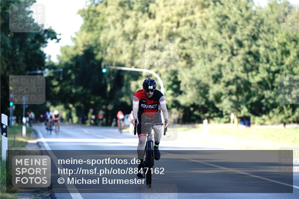 07.09.2025 - 19. Norderstedt Triathlon Michael Burmester http://msf.ph/oto/8847162 07.09.2025 16:14:18 Radfahren 934 meine-sportfotos.de