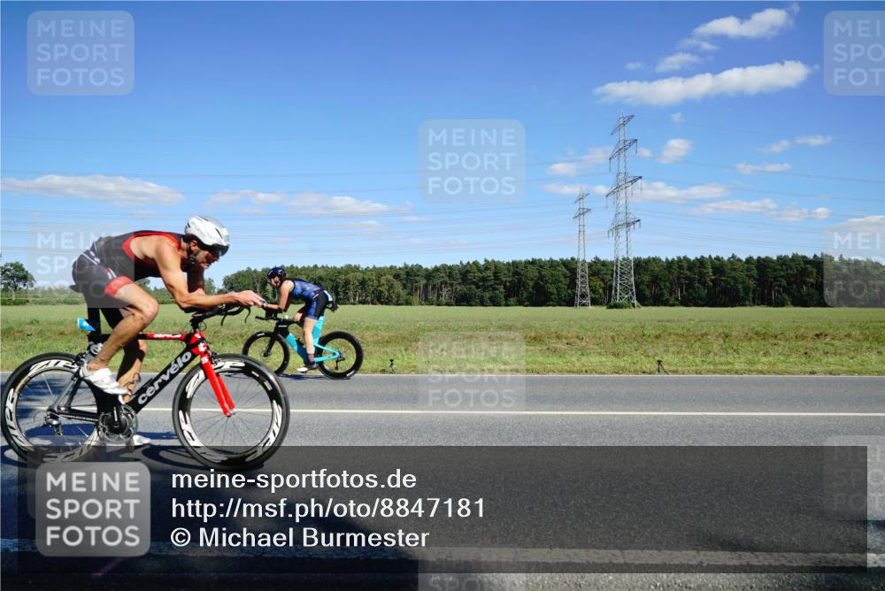 07.09.2025 - 19. Norderstedt Triathlon Michael Burmester http://msf.ph/oto/8847181 07.09.2025 15:21:56 Radfahren 415, 933, 1410, 1417, 1479 meine-sportfotos.de