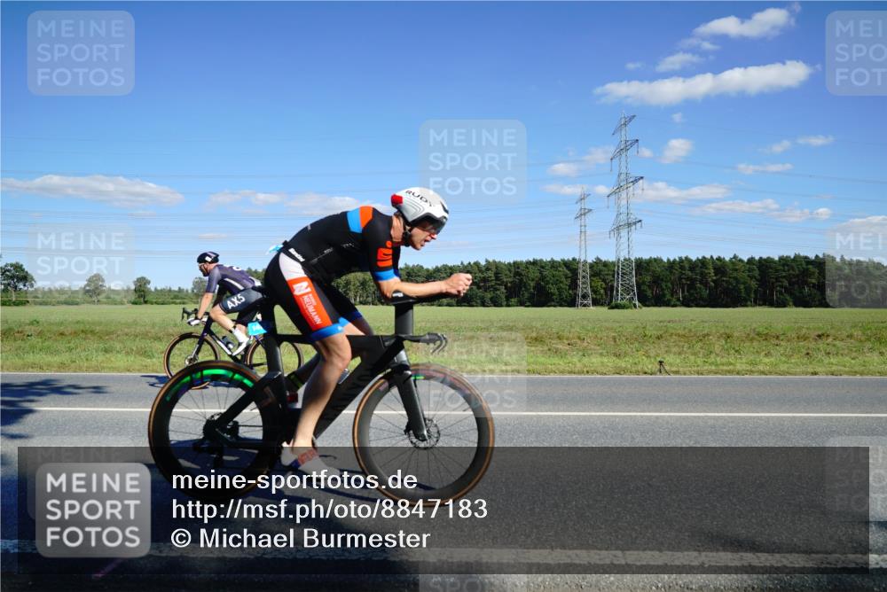 07.09.2025 - 19. Norderstedt Triathlon Michael Burmester http://msf.ph/oto/8847183 07.09.2025 15:21:57 Radfahren 415, 475, 1410, 1417, 1479 meine-sportfotos.de