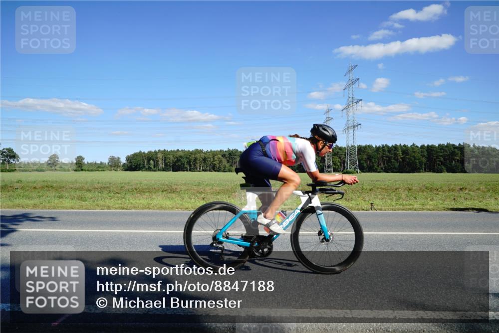 07.09.2025 - 19. Norderstedt Triathlon Michael Burmester http://msf.ph/oto/8847188 07.09.2025 15:21:59 Radfahren 415, 475, 1410, 1417, 1480 meine-sportfotos.de