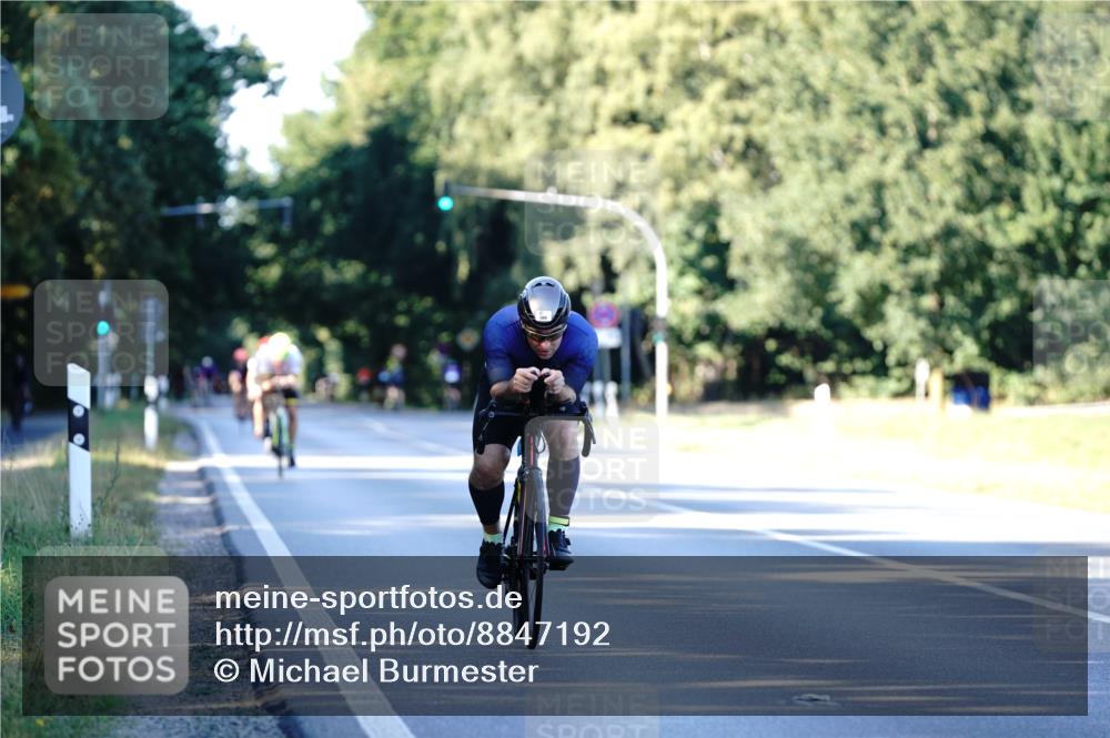 07.09.2025 - 19. Norderstedt Triathlon Michael Burmester http://msf.ph/oto/8847192 07.09.2025 16:14:28 Radfahren 380, 415, 1584 meine-sportfotos.de