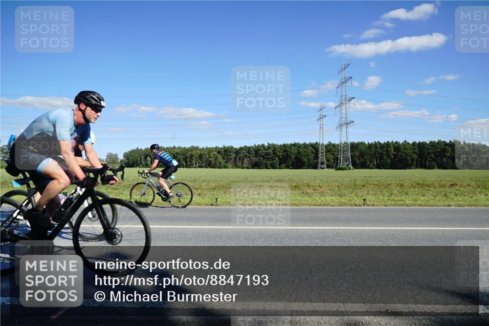 07.09.2025 - 19. Norderstedt Triathlon Michael Burmester http://msf.ph/oto/8847193 07.09.2025 15:22:02 Radfahren 475, 873, 883, 946, 949, 1410, 1480 meine-sportfotos.de