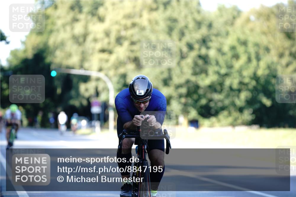 07.09.2025 - 19. Norderstedt Triathlon Michael Burmester http://msf.ph/oto/8847195 07.09.2025 16:14:29 Radfahren 380, 415, 1584 meine-sportfotos.de