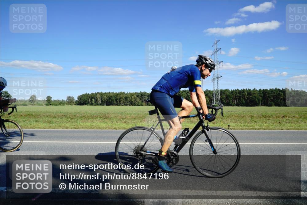 07.09.2025 - 19. Norderstedt Triathlon Michael Burmester http://msf.ph/oto/8847196 07.09.2025 15:22:04 Radfahren 873, 883, 946, 949, 1404, 1439, 1480 meine-sportfotos.de