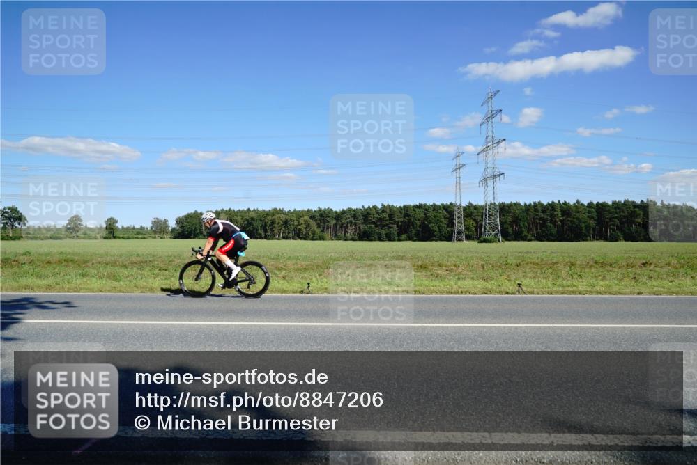 07.09.2025 - 19. Norderstedt Triathlon Michael Burmester http://msf.ph/oto/8847206 07.09.2025 15:22:10 Radfahren 935, 1404 meine-sportfotos.de