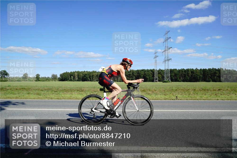 07.09.2025 - 19. Norderstedt Triathlon Michael Burmester http://msf.ph/oto/8847210 07.09.2025 15:22:13 Radfahren 440, 935 meine-sportfotos.de