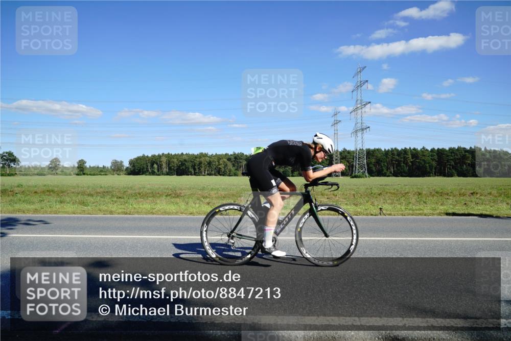 07.09.2025 - 19. Norderstedt Triathlon Michael Burmester http://msf.ph/oto/8847213 07.09.2025 15:22:16 Radfahren 440, 472, 474, 932 meine-sportfotos.de