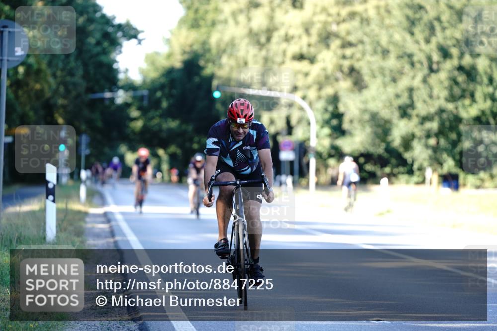 07.09.2025 - 19. Norderstedt Triathlon Michael Burmester http://msf.ph/oto/8847225 07.09.2025 16:14:35 Radfahren 409, 1586 meine-sportfotos.de