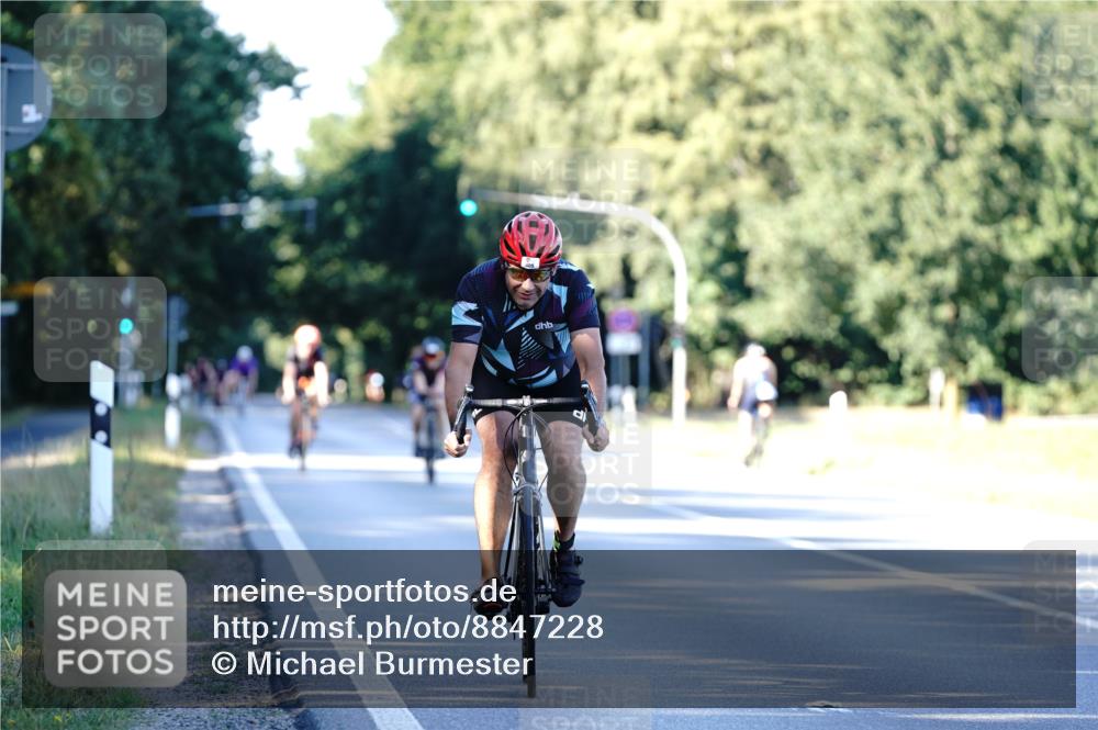 07.09.2025 - 19. Norderstedt Triathlon Michael Burmester http://msf.ph/oto/8847228 07.09.2025 16:14:35 Radfahren 409, 1586 meine-sportfotos.de