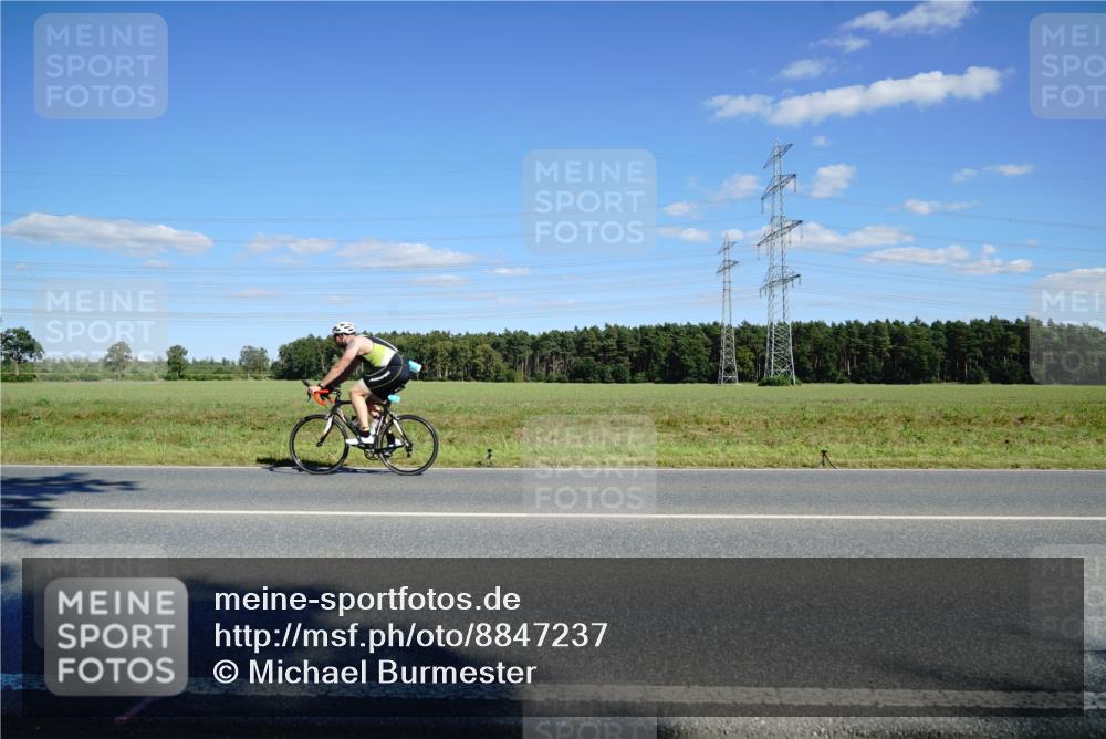 07.09.2025 - 19. Norderstedt Triathlon Michael Burmester http://msf.ph/oto/8847237 07.09.2025 15:22:38 Radfahren 437, 441, 916, 1507 meine-sportfotos.de