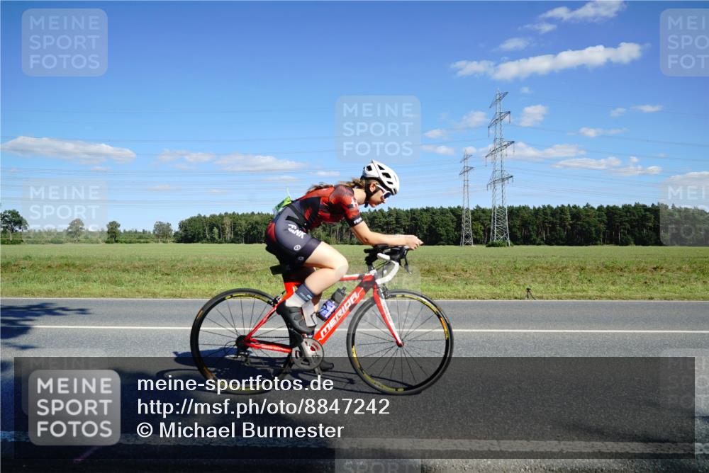 07.09.2025 - 19. Norderstedt Triathlon Michael Burmester http://msf.ph/oto/8847242 07.09.2025 15:22:39 Radfahren 437, 441, 916 meine-sportfotos.de