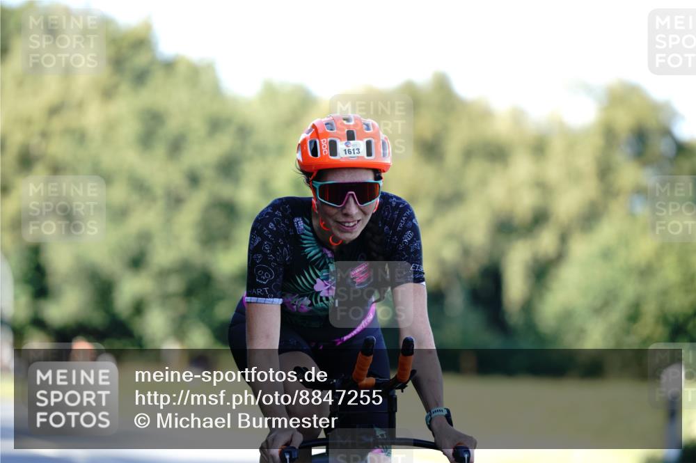 07.09.2025 - 19. Norderstedt Triathlon Michael Burmester http://msf.ph/oto/8847255 07.09.2025 16:14:43 Radfahren 1049, 1052, 1613 meine-sportfotos.de