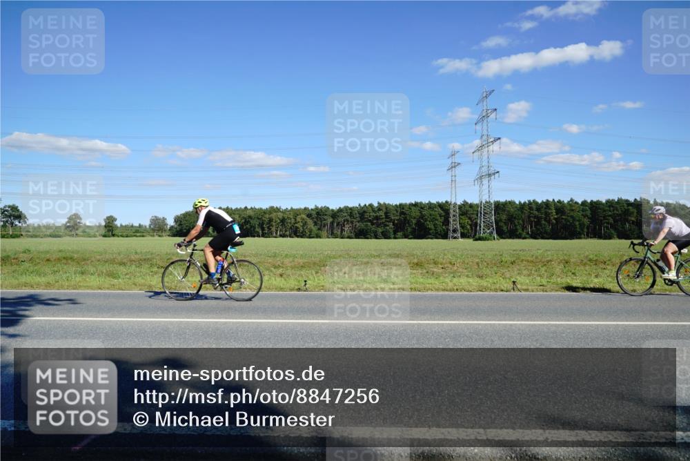 07.09.2025 - 19. Norderstedt Triathlon Michael Burmester http://msf.ph/oto/8847256 07.09.2025 15:22:47 Radfahren  meine-sportfotos.de